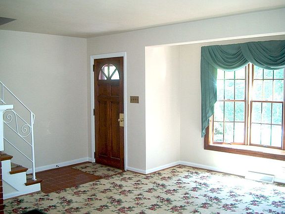 3rd image of 1636 Highland Ave
