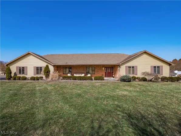 5023 Dresden Ct, Zanesville, OH 43701