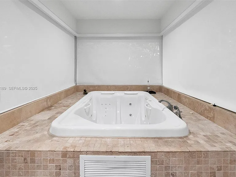 415 Rovino Ave — Photo 60