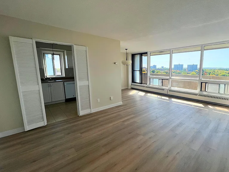 30 McEwen Ave — Photo 9