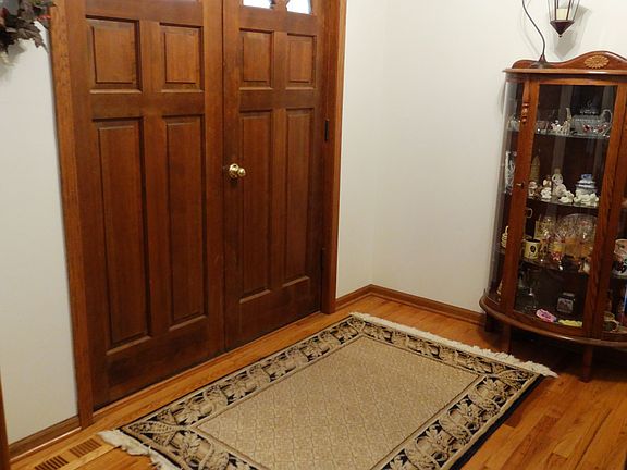 5th image of 7900 Bancroft Ave