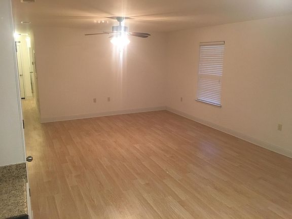 4th image of 114 Bob Sikes Blvd Unit C