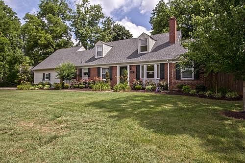 1st image of 402 Kingwood Dr
