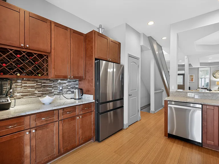 928 Ingraham St NW — Photo 5