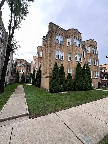 6508 N Richmond St #1B
