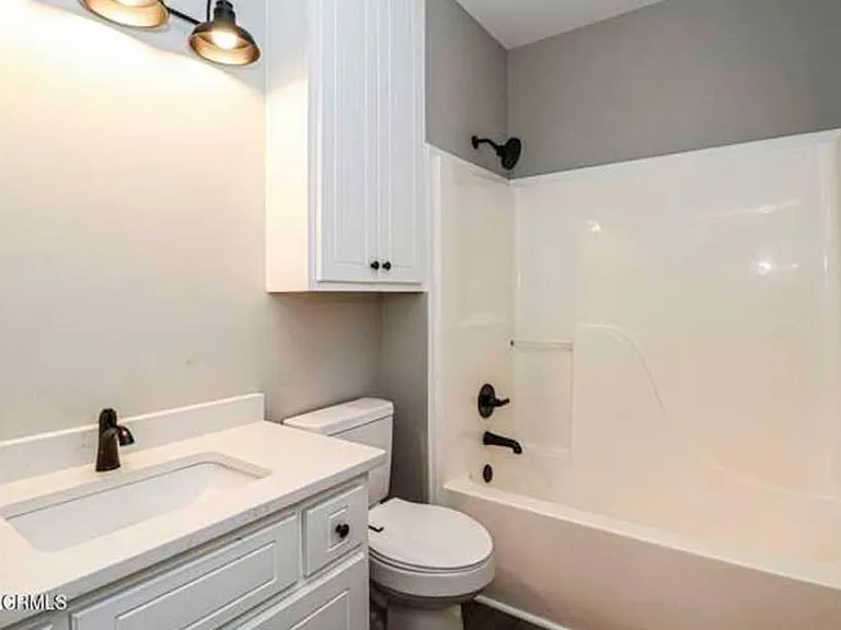 1110 Churchill Ave SW — Photo 4
