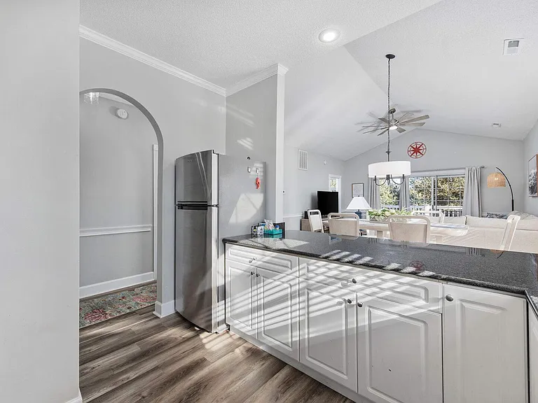 Wild Iris Dr — Photo 20