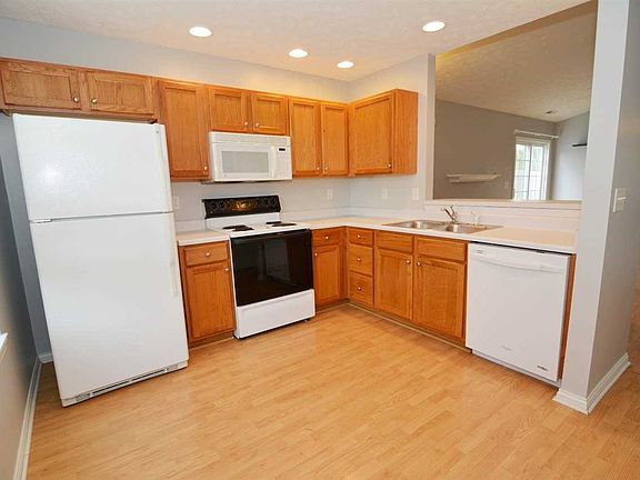 3rd image of 4211 Shadwell Dr