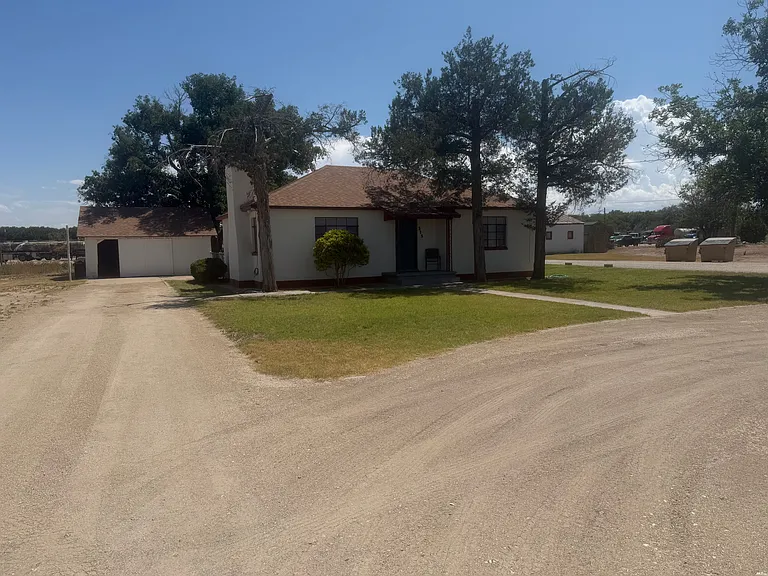 315 W Hermosa Dr — Photo 2
