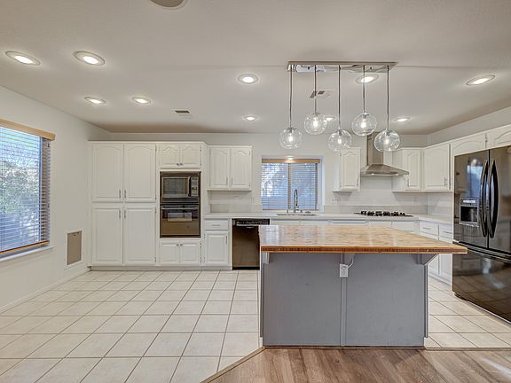 4th image of 9320 Buckhaven Dr