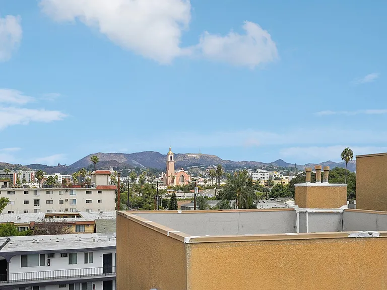Meridian Hollywood — Photo 35