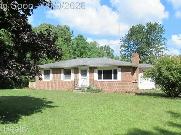 5350 Davis Rd, Saint Clair, MI 48079