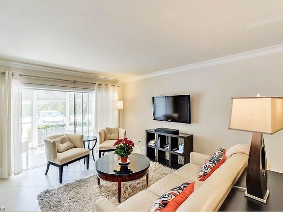4th image of 335 8th Ave S #335