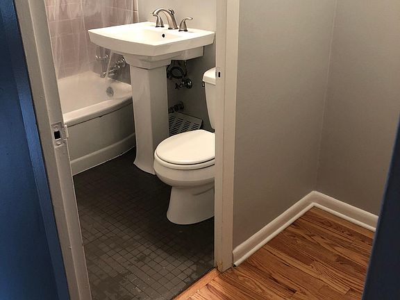 3rd image of 700 Park Ave W #103