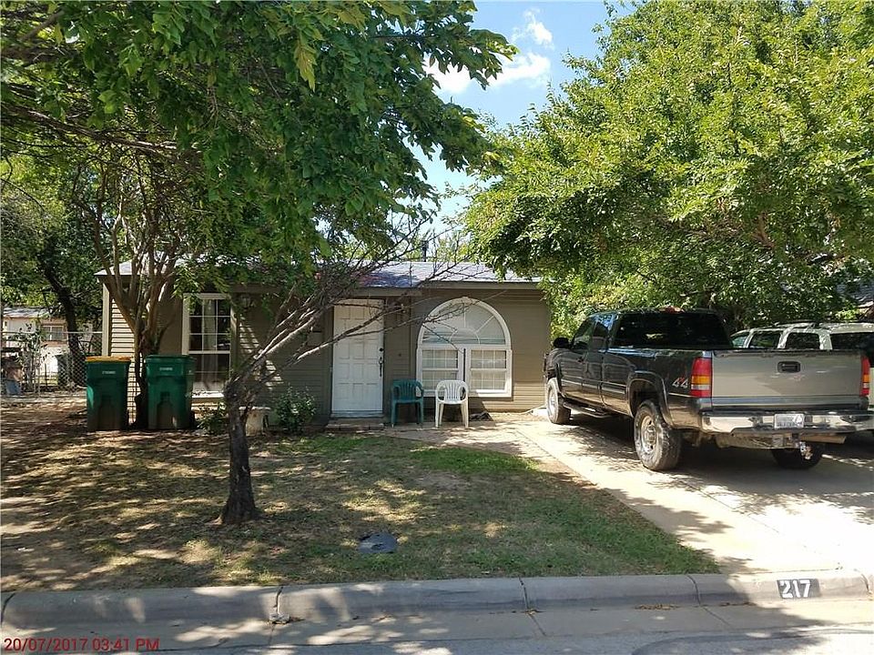 2nd image of 217 Birch St