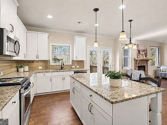 5th image of 526 Blue Mountain Rise