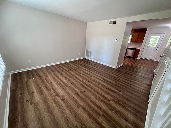 2nd image of 605 Picadilly Sq