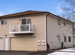 2424 Ravenel Dr, Columbus, OH 43209