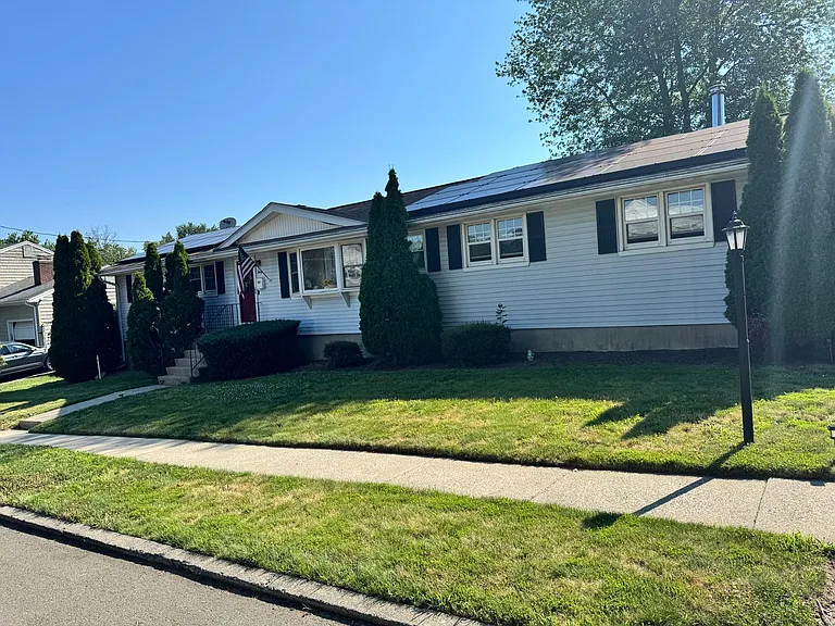 30 San Pedro Ave — Photo 2