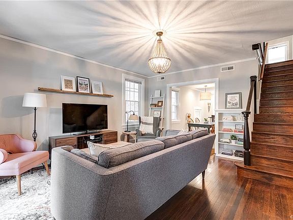 4th image of 3003 W Grace St
