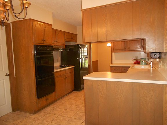 2nd image of 507 Balboa Dr