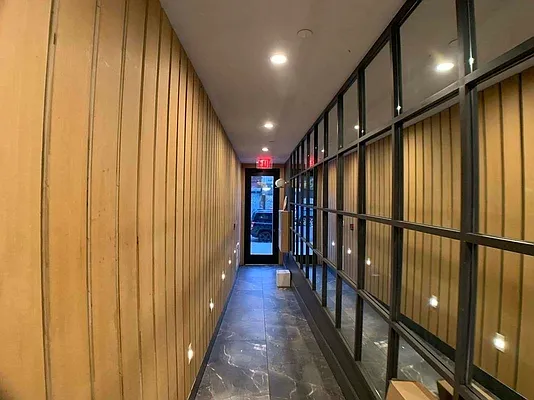 Rented by Tapiro Realty | media 8