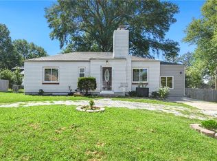 10011 E 36th St, Independence, MO 64052