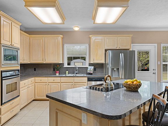 5th image of 4196 Winding Rd