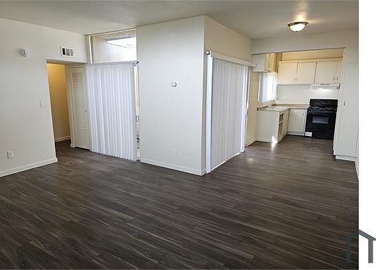 1st image of 2595 Windsor Dr