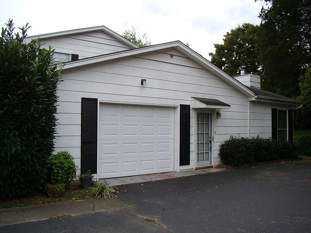 2nd image of 4425 Silverhill Dr