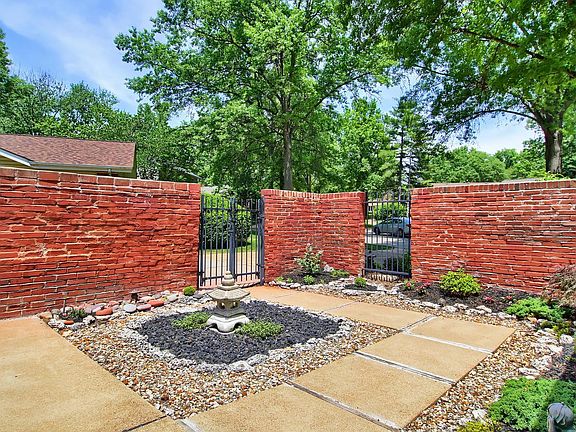 3rd image of 15268 Kempwood Dr