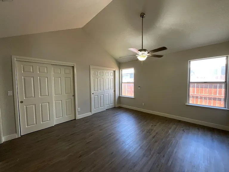 7016 N Thorne Ave — Photo 8