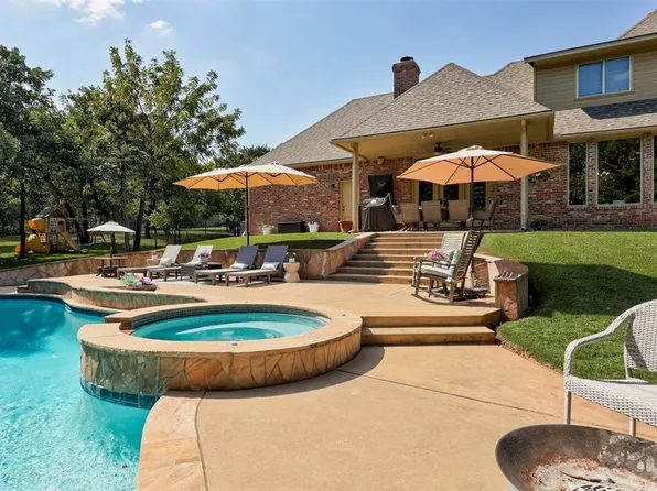 5700 Georgetowne Rd, Edmond, OK 73034