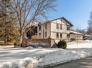 15692 Sussex Dr, Minnetonka, MN 55345