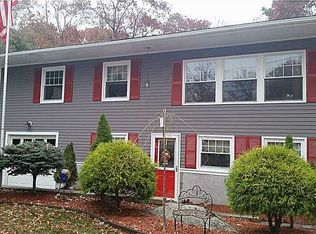 29 Cynthia Dr, Coventry, RI 02816