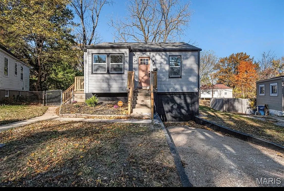 24 Lamar Dr photo 1