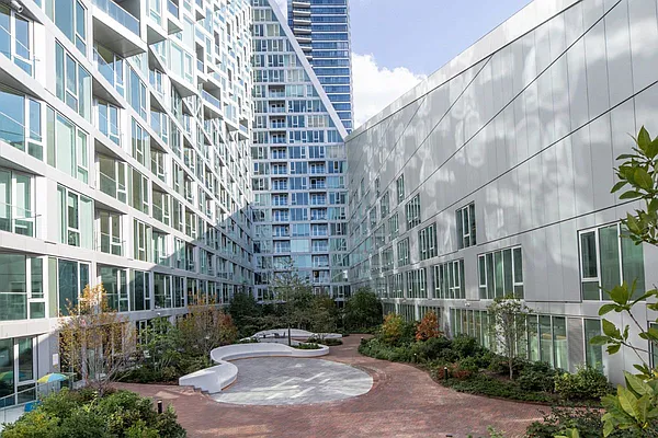 Rented by Compass | media 11