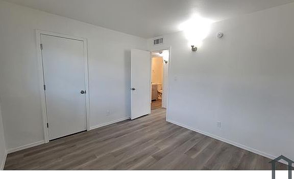 5th image of 137 S Grande Ave #6