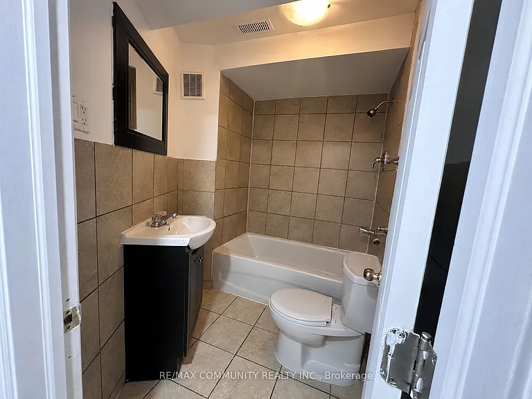18 Hearth Pl — Photo 16
