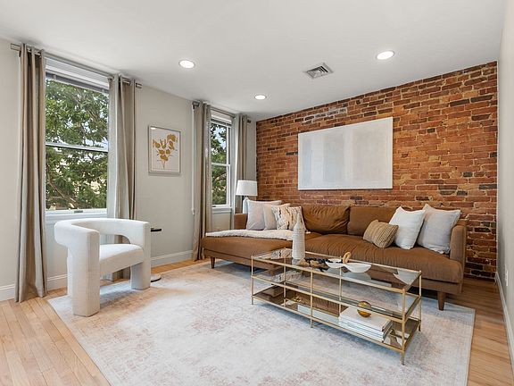 2nd image of 253-255 Main St #2