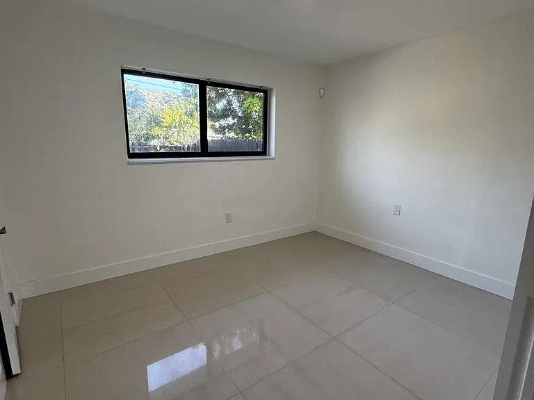 12635 SW 84th Avenue Rd — Photo 8