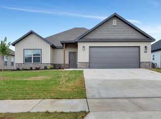 1010 Sunshine Ct, Centerton, AR 72719