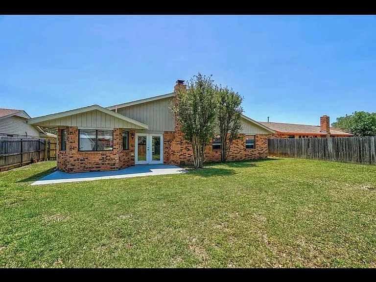 7107 NW Birch Pl — Photo 6