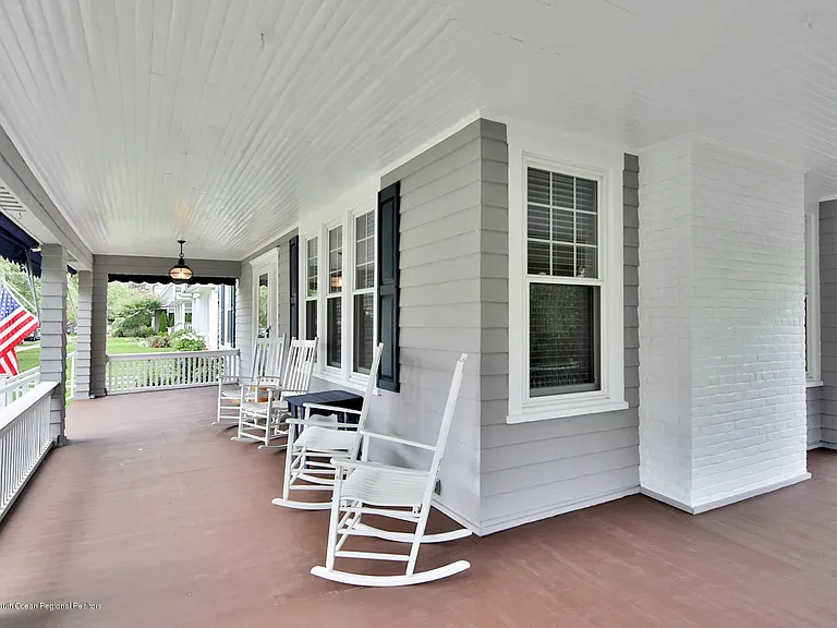 408 Tuttle Ave — Photo 31