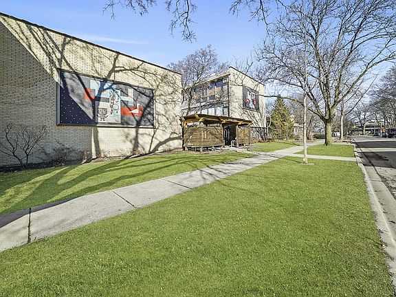 2nd image of 1040 Ontario St #2N