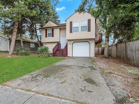 2nd image of 3107 57th Avenue NE