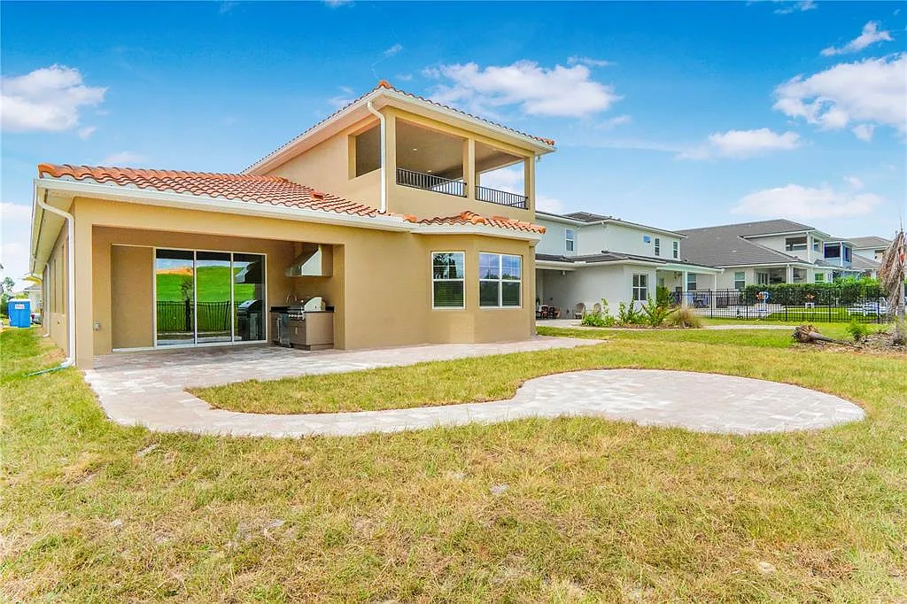 5 bed, 4.0 bath, 3076 sqft, $5,850 — Photo 4