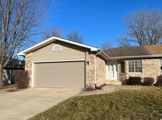 8565 Kleinman Rd, Highland, IN 46322