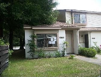 2nd image of 3631 NE 20th Pl
