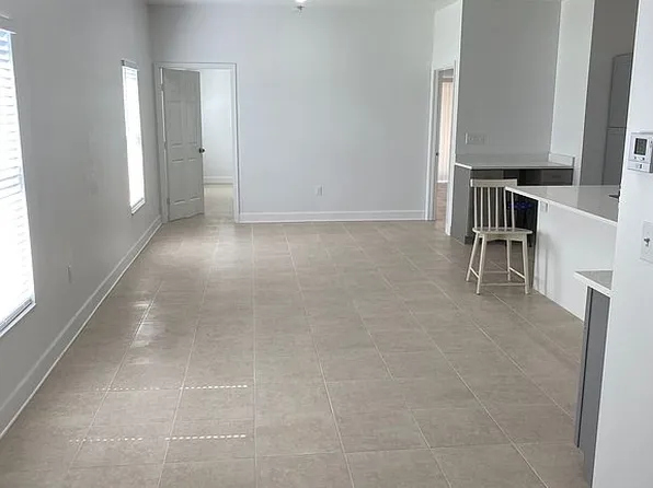 129 SE Via Visconti, Port Saint Lucie, FL 34952
